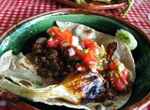 Una foto de Taco mexicanos campestres o  placero de chorizo para la cristiada