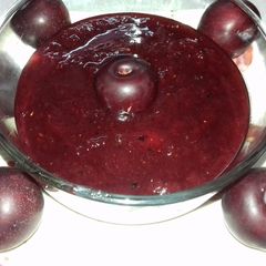 A picture of Aloo bukhara chatne.