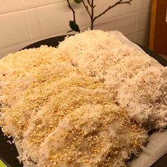 A picture of Palitaw (Filipino Rice Cake).