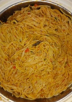 A picture of Jollof spagetti.