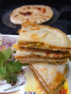 মটর  পনির  কুলচা (matar paneer kulcha recipe in Bengali) রেসিপির প্রধান ছবি