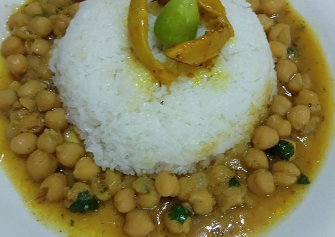 Chanay Salan with boiled Rice