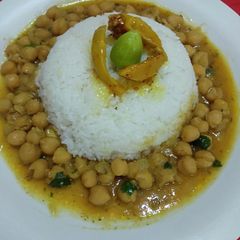 A picture of Chanay Salan with boiled Rice.