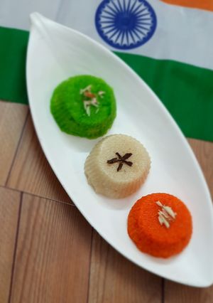 तिरंगा रवा हलवा(tiranga rava recipe in hindi) रेसिपी मुख्य फोटो