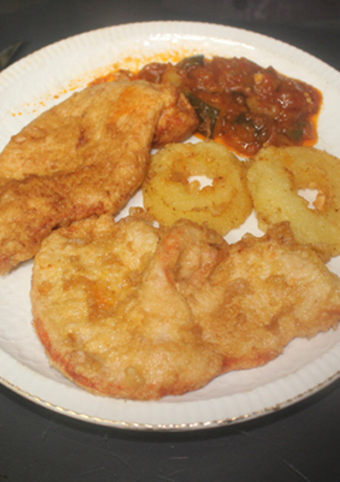 Una foto de Pechuga de pavo con manzana y pisto