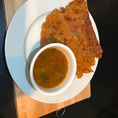 A picture of Wheat bran and oats uttapam.