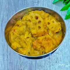 A picture of Lotus Steam In Onion Tomato Gravy.
