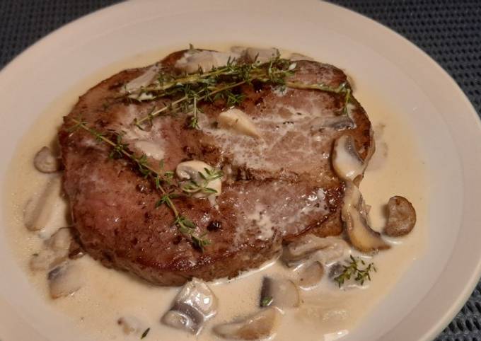 Steak and mushroom sauce