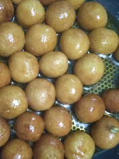 ரவா குலாப் ஜாமுன் செய்முறை முக்கிய புகைப்படம்