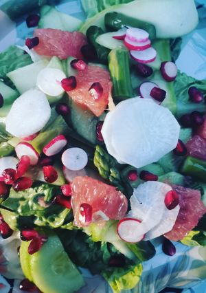 Une photo de Salade aux légumes printaniers