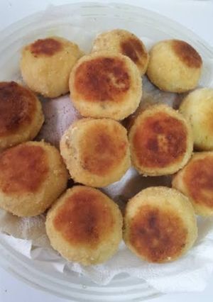 A picture of Chicken Mince Potato Chops.