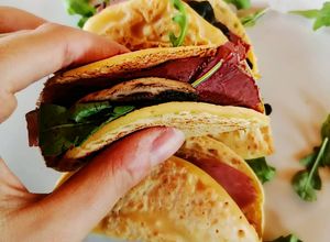 Foto di Tacos di ceci con bresaola e funghi