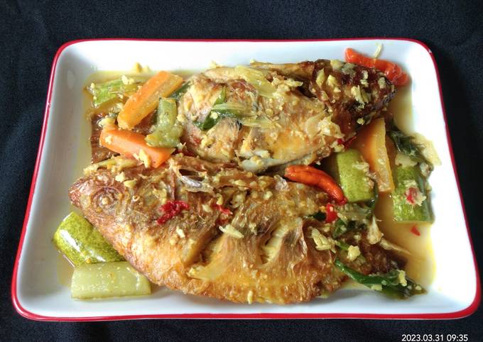 Resep Ikan Nila Bumbu Kuning Oleh Putry Thya Cookpad