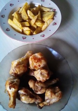 Una foto de Pollo y papas condimentados en freidora por aire 🐥🥔🔁
