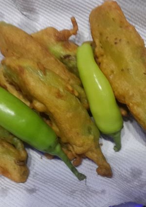 A picture of Mirchi Bhajji Karnataka style.