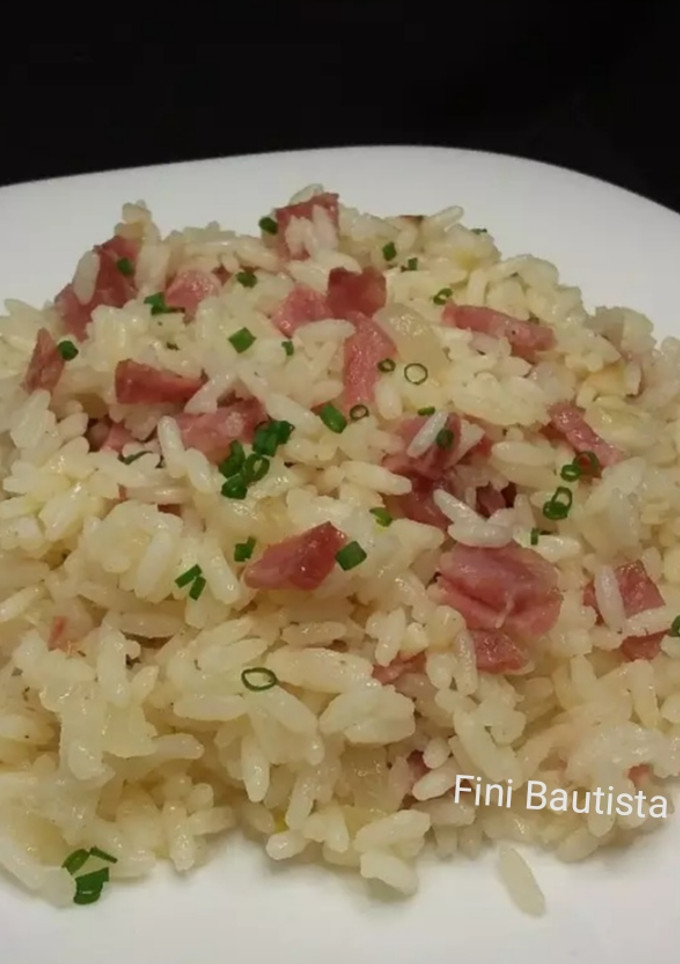 Una foto de Arroz para guarnición con fuet