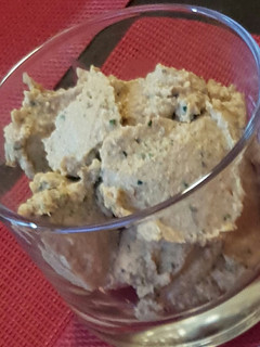 Una foto de Hummus de berenjena
