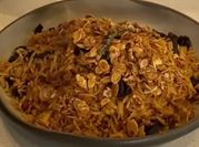 A picture of dry raisins