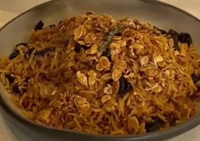 Recipe of Any-night-of-the-week Rice with dry fruit