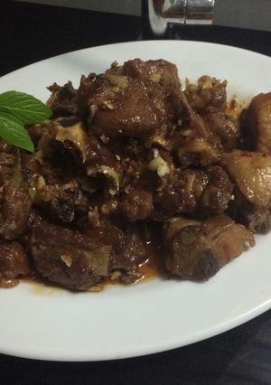 Hình của món Sườn non ram mật ong.