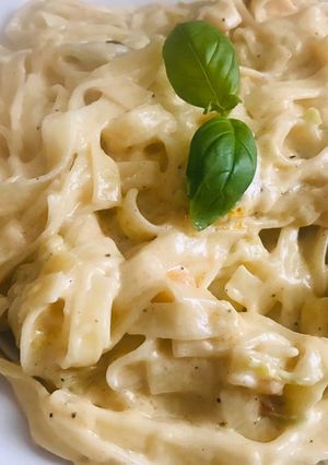 Una foto de Pasta con salsa y queso 🍃🧈🍝