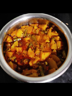 ગુવાર બટાકા નુ શાક (Guvar Bataka Shak Recipe In Gujarati) રેસીપી મુખ્ય ફોટો