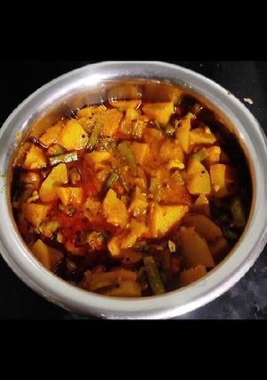 ગુવાર બટાકા નુ શાક (Guvar Bataka Shak Recipe In Gujarati) રેસીપી મુખ્ય ફોટો