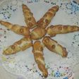 Hojaldres preñados de chocolate y glasé con avellanas
