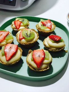 Una foto de Tartaletas de crema y fruta Thermomix