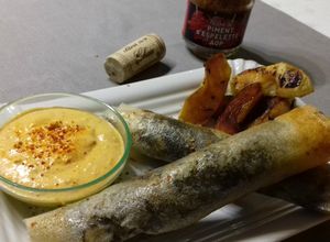 Une photo de Cigares de boudin aux oignons confits, sauce crémeuse au piment d'Espelette