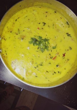 A picture of Kadhi pakoda.
