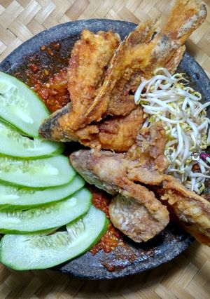 Foto resep Resep Ikan Nila Terbang dengan Sambal Tomat Terasi #w5
