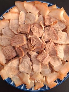 Hình của món Thịt vai heo luộc.