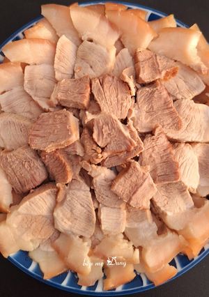 Hình của món Thịt vai heo luộc.