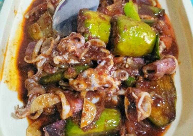 Sambal cumi terong pedas