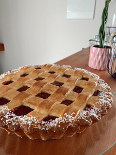 Una foto de Pasta frola de membrillo riquísima y muy fácil!