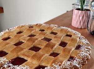 Una foto de Pasta frola de membrillo riquísima y muy fácil!