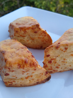 Una foto de Scons de queso