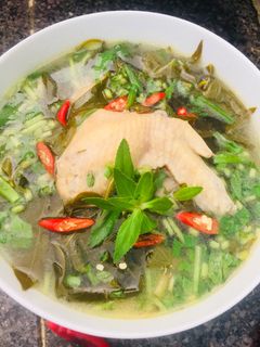 Hình của món Canh gà nấu lá Giang 🍃🍃.