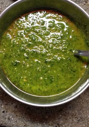 Una foto de Pesto de albahaca