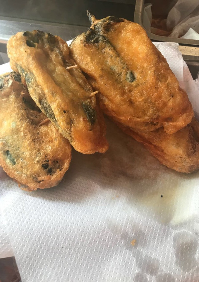 Una foto de Chiles rellenos