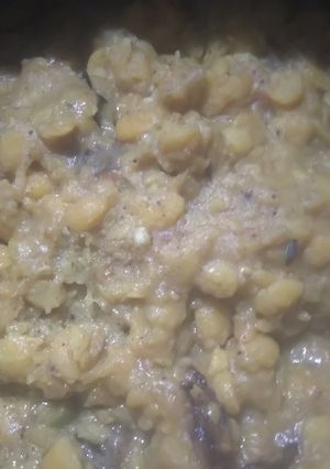 A picture of Chana moong masoor daal.