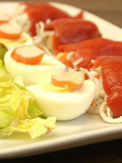Una foto de Pimientos rellenos de gulas y palitos de cangrejo
