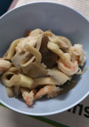 รูปของ เห็ดนางฟ้าผัดกุ้ง by.รถเมล์เด็กหอ