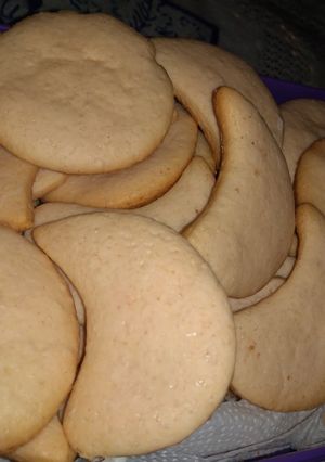Una foto de Galletitas con esencia de frutilla !