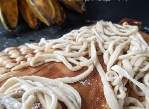 Foto resep 370. Homemade Banana Noodles (Eggless & Giling Manual)