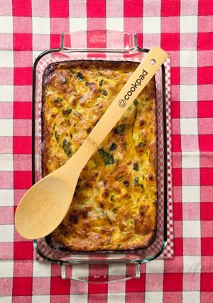 Una foto de Pastel de dos zapallitos (redondo y calabacín o zucchini) 🧅sin gluten y con aroma a fiesta 🌾