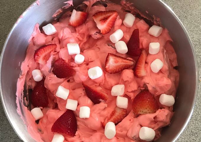 Easiest Way to Prepare Quick One Freaking Delicious Strawberry Jell-o Salad