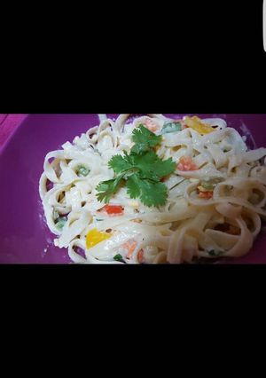 A picture of Fettuccine Alfredo.