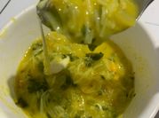Una foto de sopas con apio